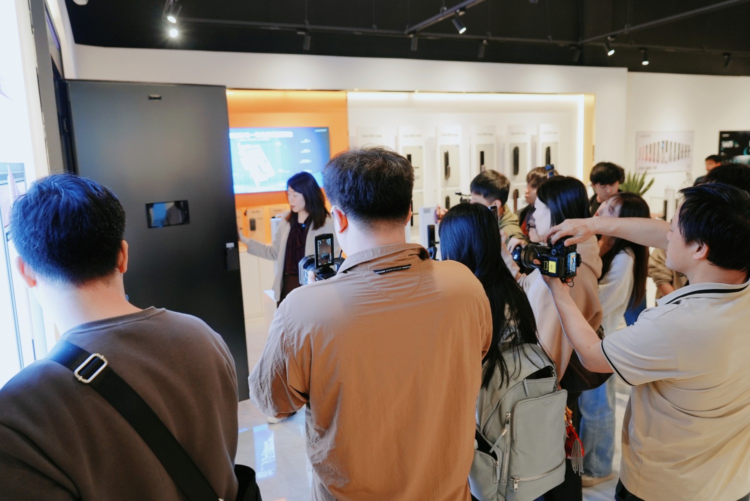 指纹锁媒体报道